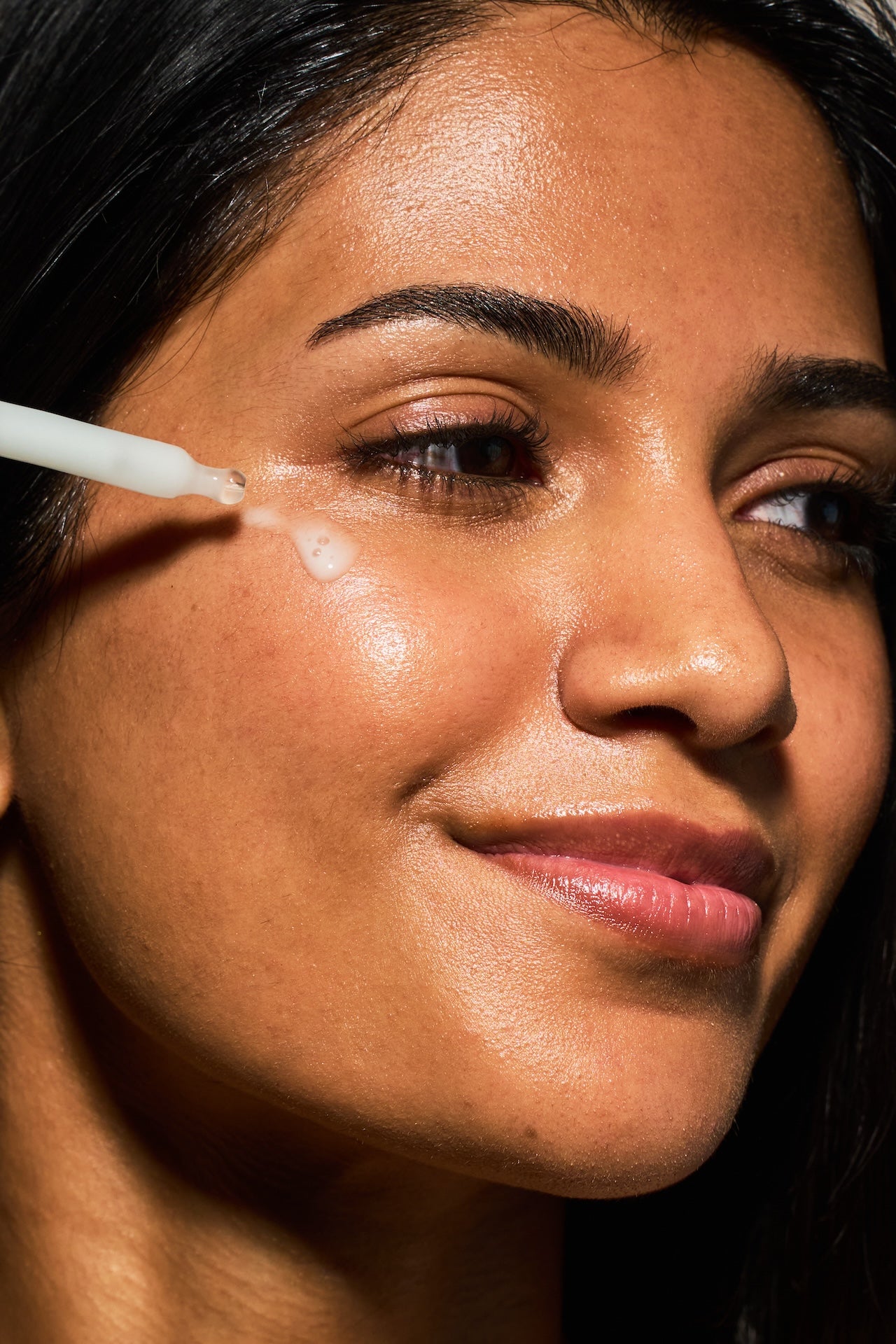 Woman applying a cosmetic product to her face with a dropper.

GLP1 skincare, GLP-1 skincare, GLP1 skin care, skincare for GLP1 users, GLP1 skincare routine, GLP1 weight loss skincare, Ozempic skincare, Ozempic face skincare, skincare for Ozempic face, Wegovy skincare, Mounjaro skincare, skincare after weight loss, skin care after weight loss,